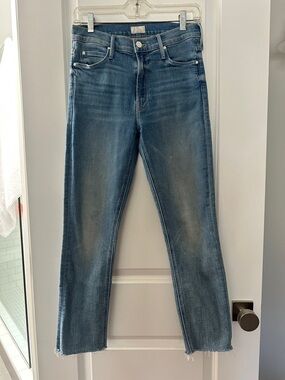 MOTHER the mid rise Dazzler crop fray size 28. Wash: Blowing kisses